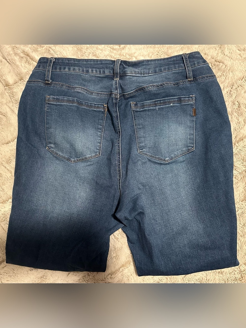 1822 Denim Skinny Jeans in Dark Blue with Light Fading - Picture 9 of 11